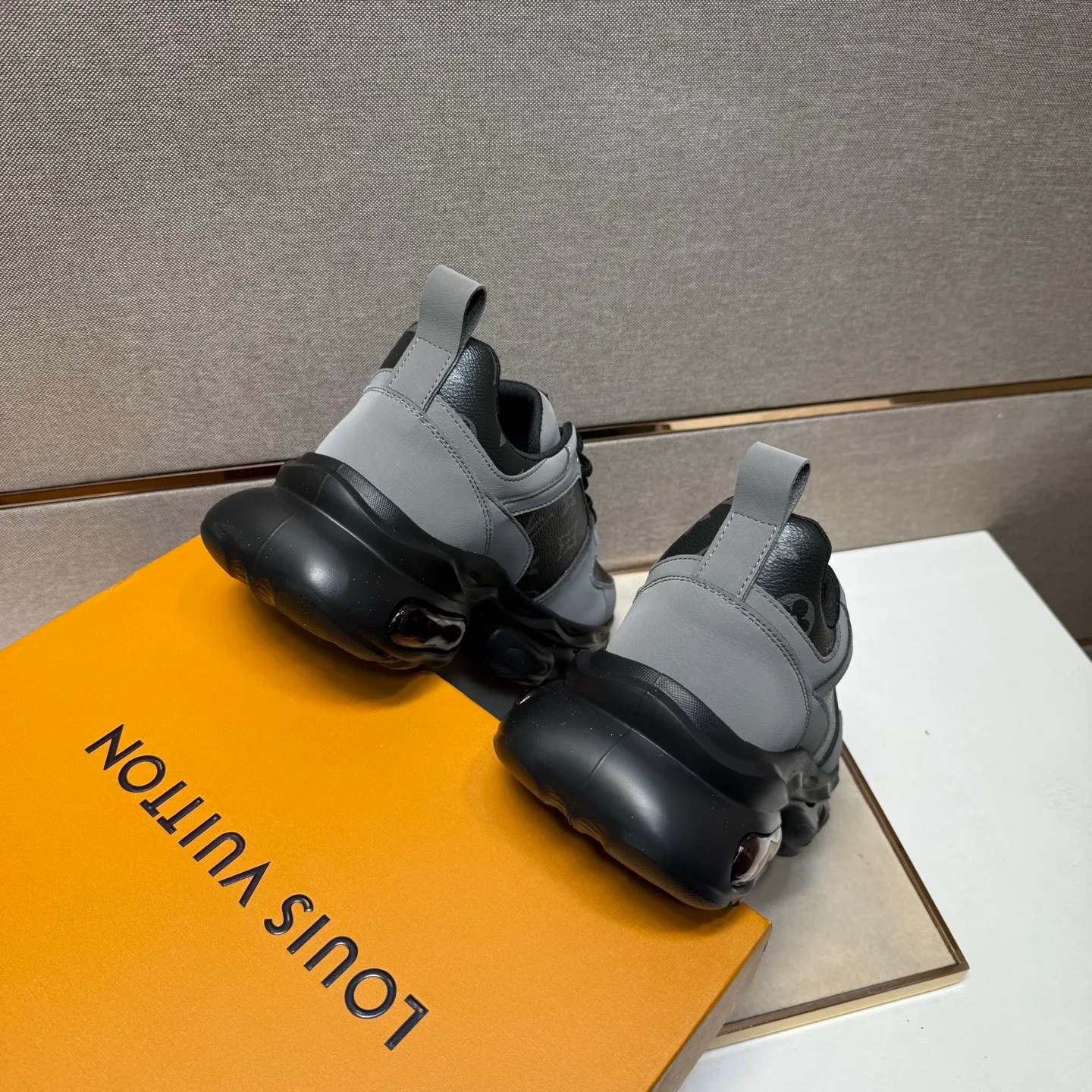 ⬛️Men's shoes 💰p462【LV～】Men's casual shoes 2025z cabinet sales simultaneously 🔶Size: 38-44 #️⃣ 🔷5 colors🔜The upper is made of multi-material splicing➕Mesh lining, comfortable and breathable, sole: original comfortable and wear-resistant outsole, ⚠️real thing📱photographed🎬real thing is better📢📢📢